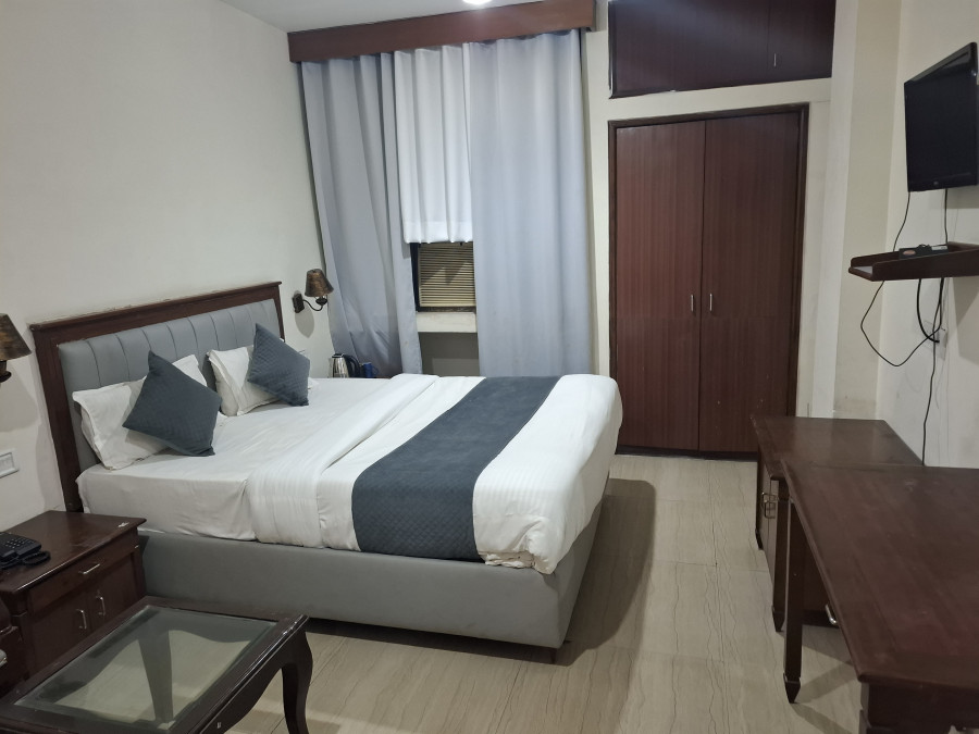 Economy Room